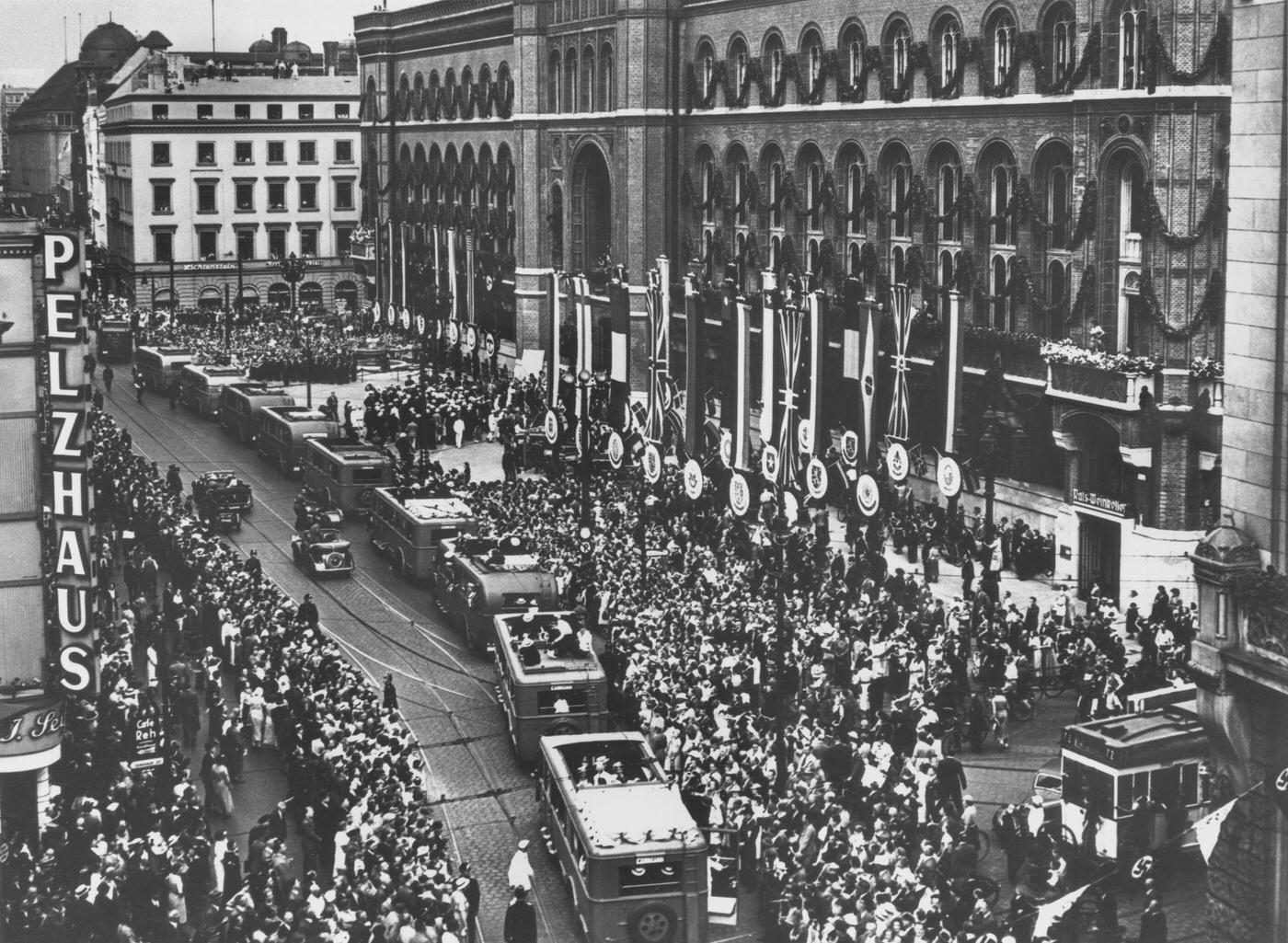 Thousands Welcome U.S. Olympic Team in Berlin, Berlin, 1936