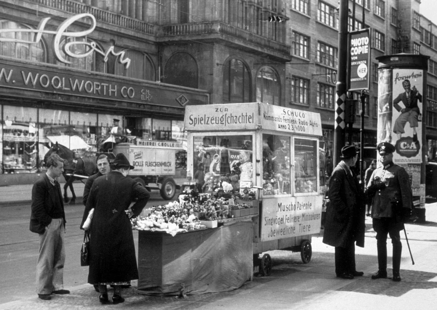 Berlin Street Stall, Berlin, 1939