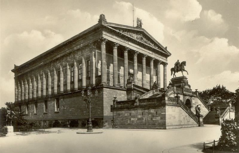 The National Gallery, Berlin, 1930