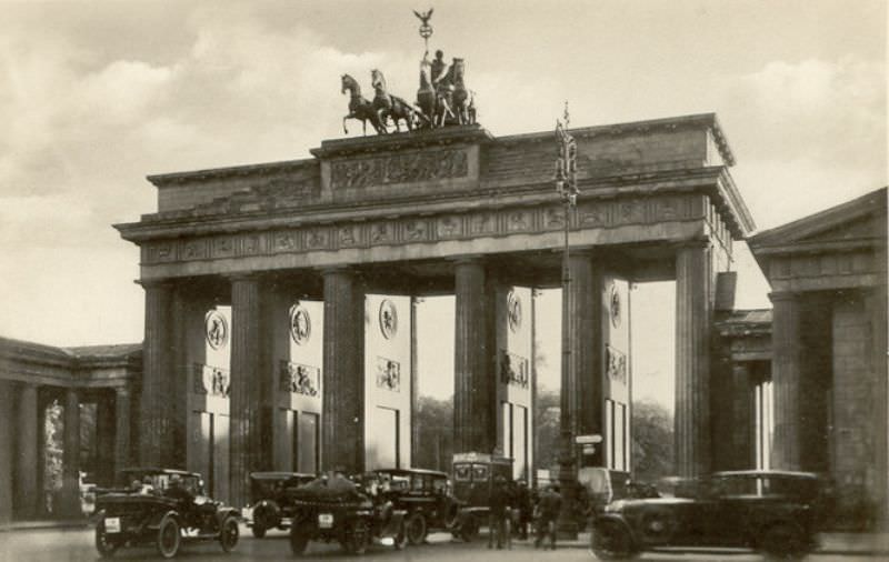 Brandenburg Gate, Berlin, 1930