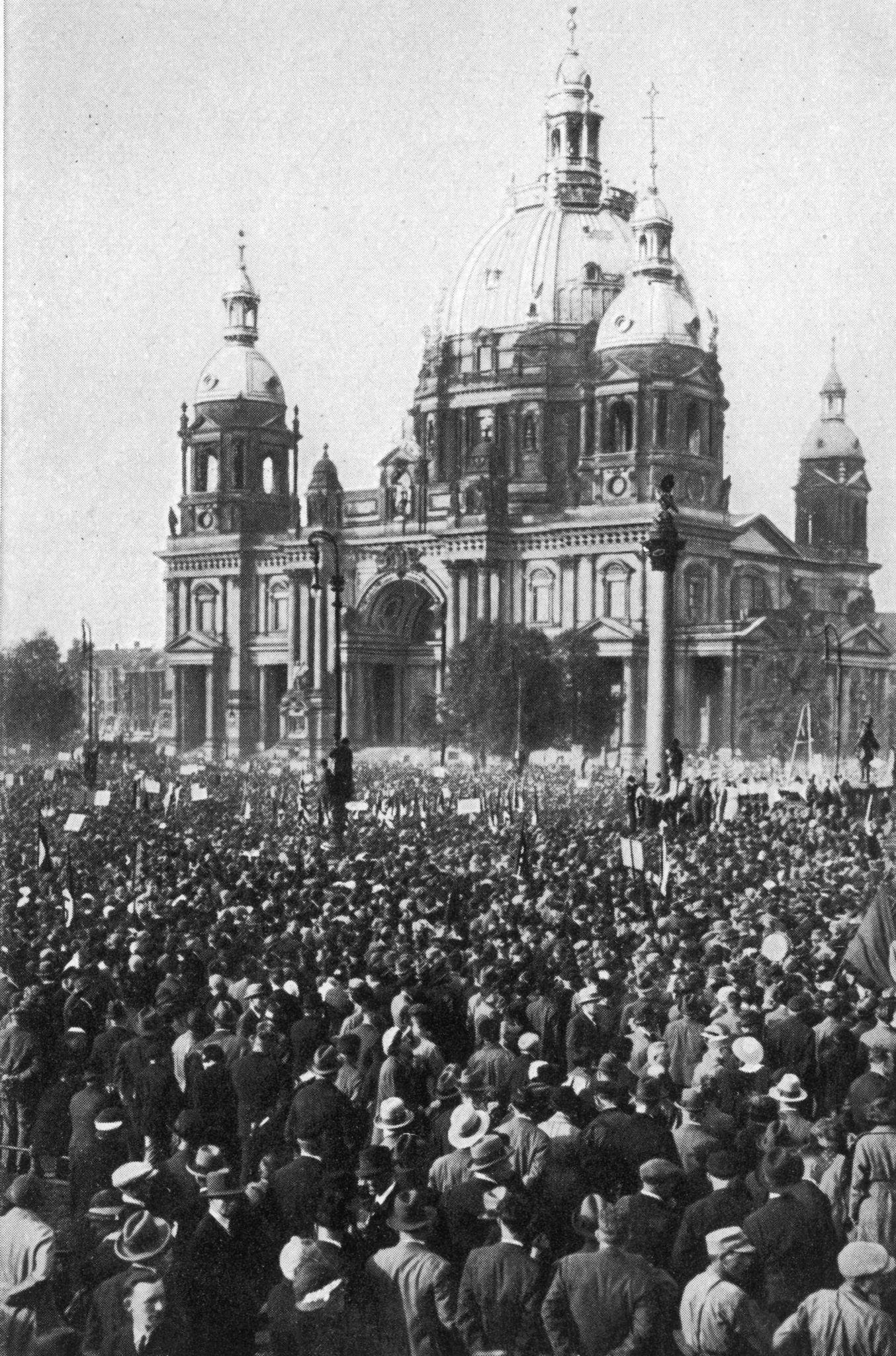 Cathedral Crowd, Berlin, 1930