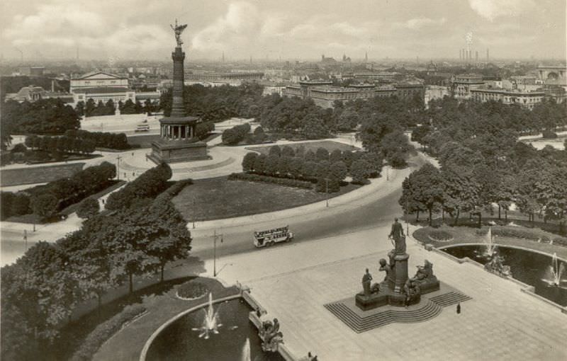 Konigsplatz, Berlin, 1930