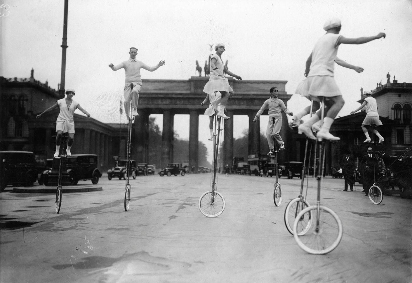 Monowheel performance in front of the Brandenburg Gate, Berlin, 1930