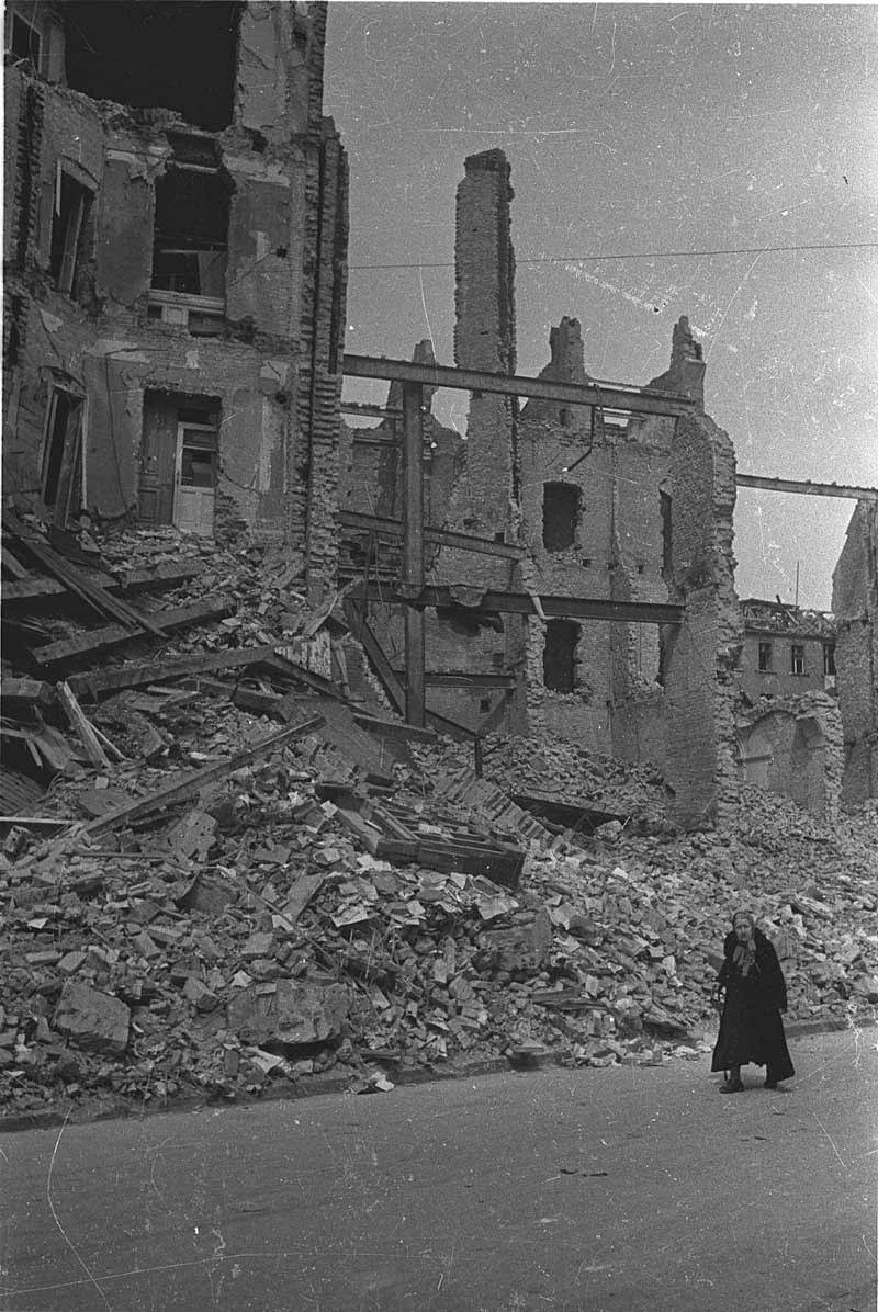 Powerful Photos Showcasing the Ruins of Berlin in the Aftermath of World War II