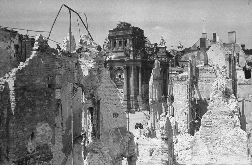 Powerful Photos Showcasing the Ruins of Berlin in the Aftermath of World War II