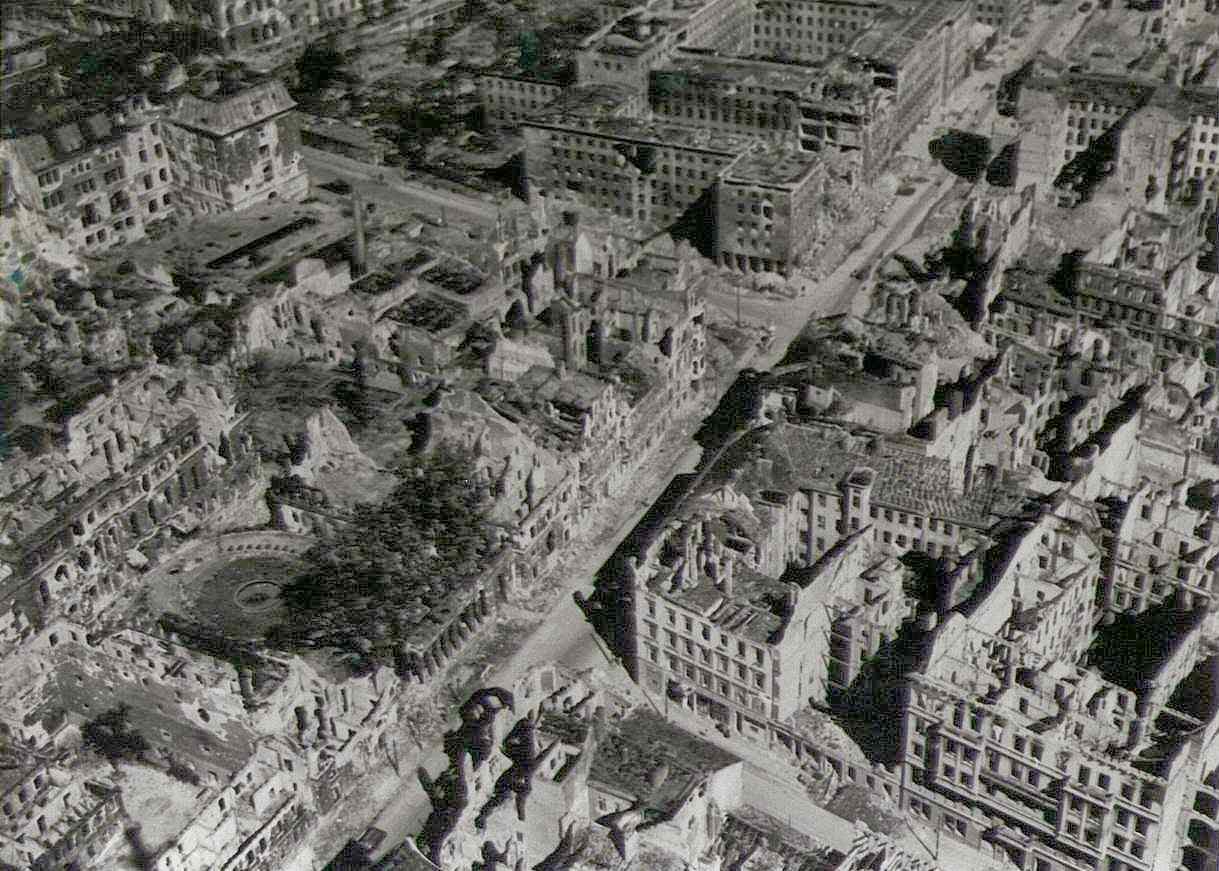 Powerful Photos Showcasing the Ruins of Berlin in the Aftermath of World War II