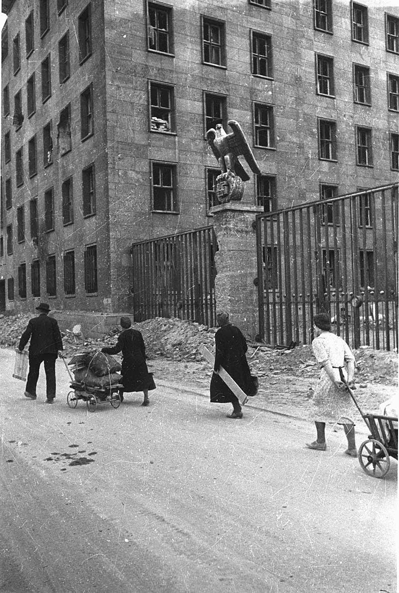 Powerful Photos Showcasing the Ruins of Berlin in the Aftermath of World War II