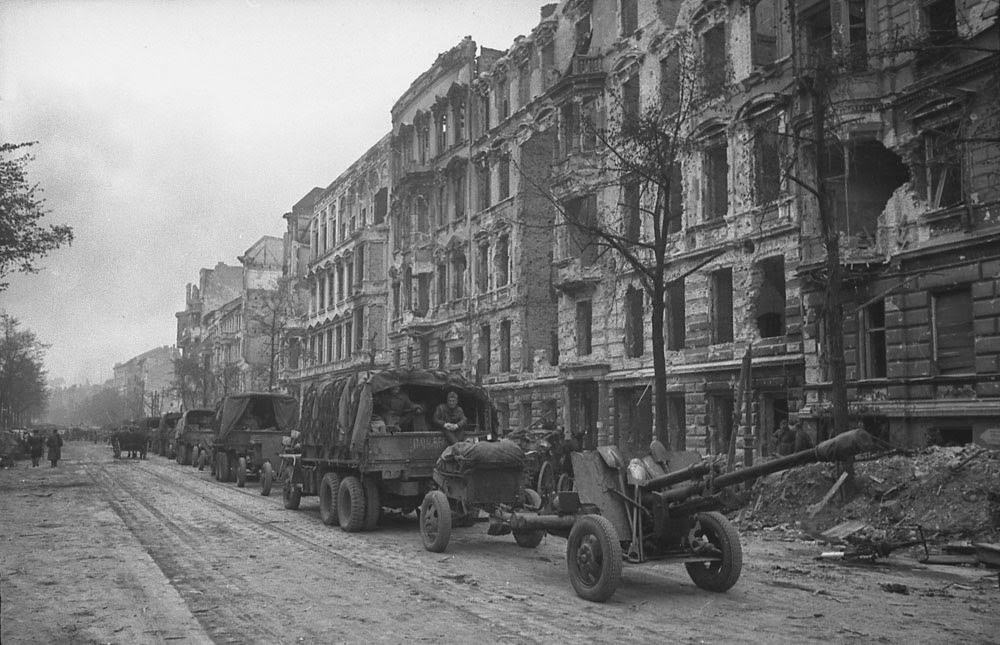 Powerful Photos Showcasing the Ruins of Berlin in the Aftermath of World War II