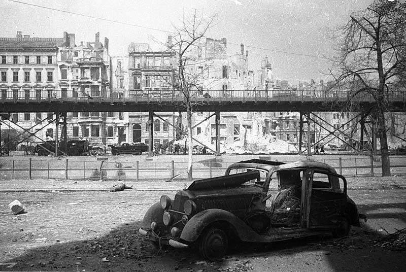 Powerful Photos Showcasing the Ruins of Berlin in the Aftermath of World War II