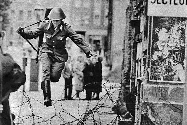 Leap Into Freedom: The Story Behind the Famous Photos of the Daring Escape of an East German Soldier