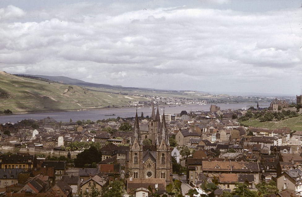 Bingerbrück and Bingen am Rhein with Rüdesheim in the background across the Rhine, June 1958