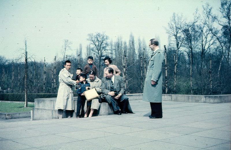 Family outing in Treptow Park, Berlin