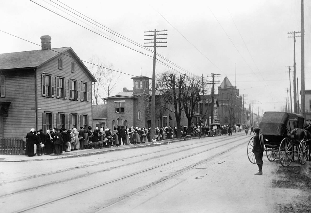 View of Dayton, Ohio after the flood, March 1913.