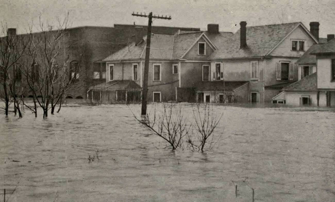 Rear of Grimes Street at Edgewater during the Great Dayton Flood, Ohio, March 1913.