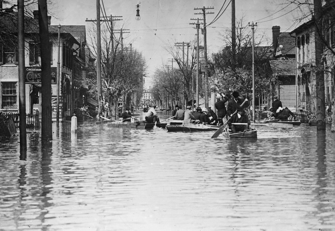 People being rescued during the Great Flood of Dayton, 1913.