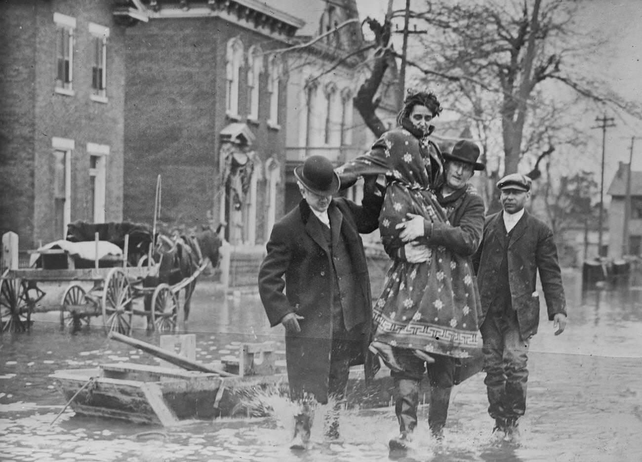 Rescue efforts during the Dayton, Ohio Flood, 1913.