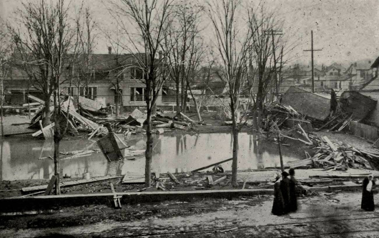 Flood ruins on Third Street, near mound, looking South during the Great Dayton Flood, Ohio, March 1913.