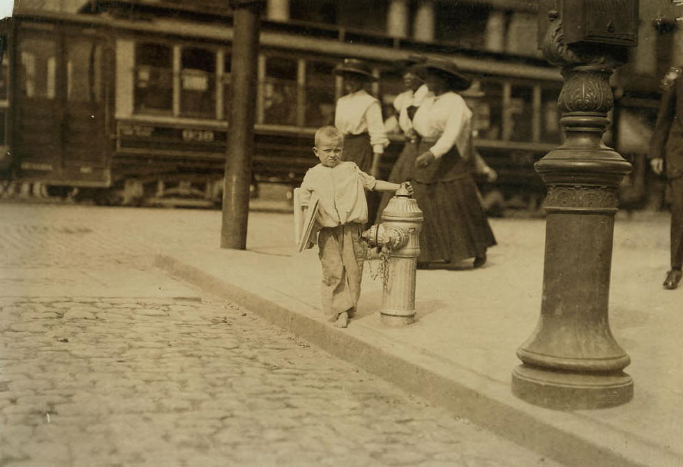 A Richmond newsboy, 1911