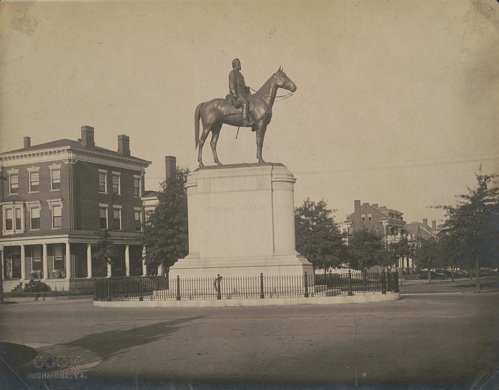 Monument to Stonewall Jackson, Monument Avenue, Richmond, 1919