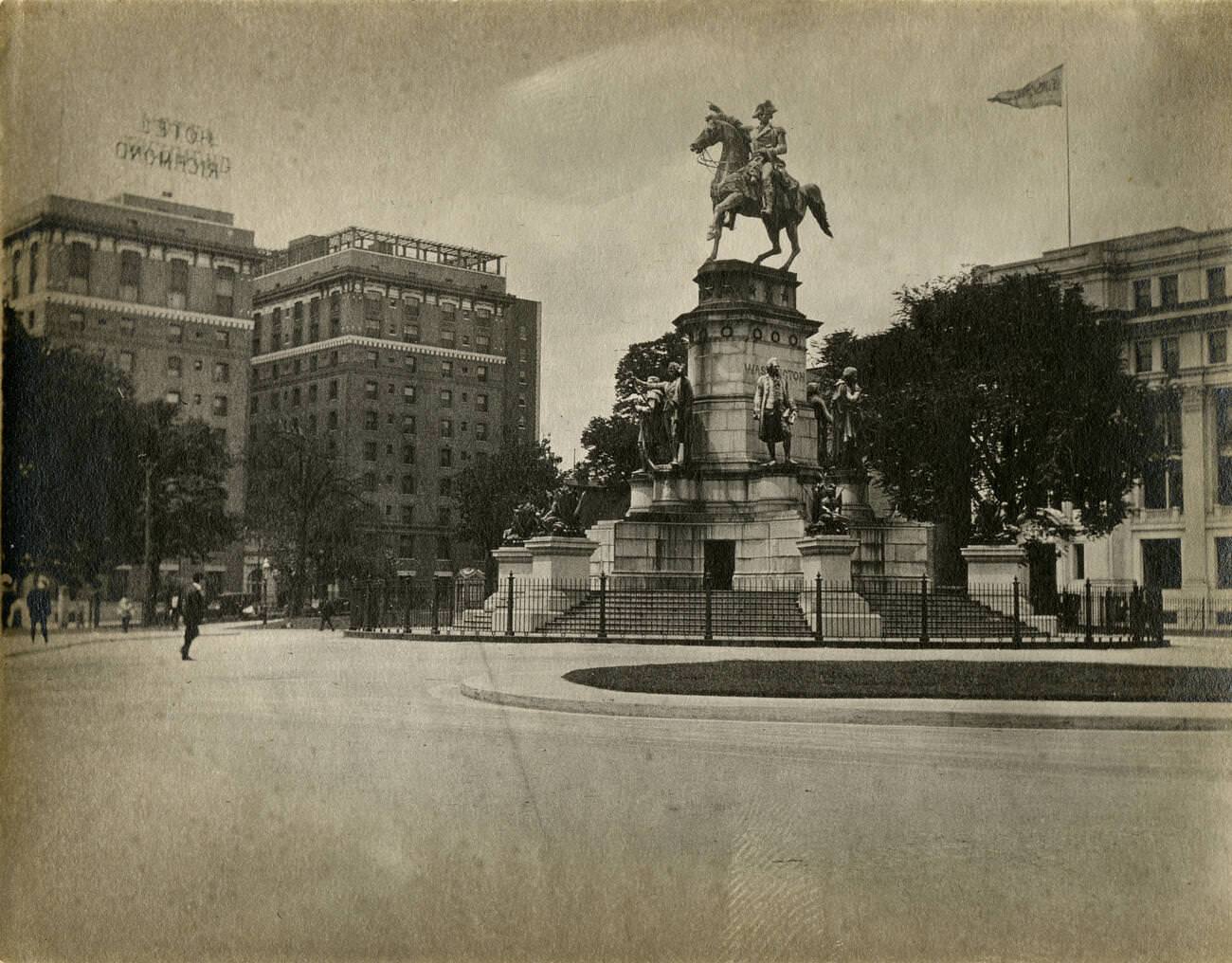 Statue of George Washington and Hotel Richmond in downtown Richmond, Virginia, 1910s