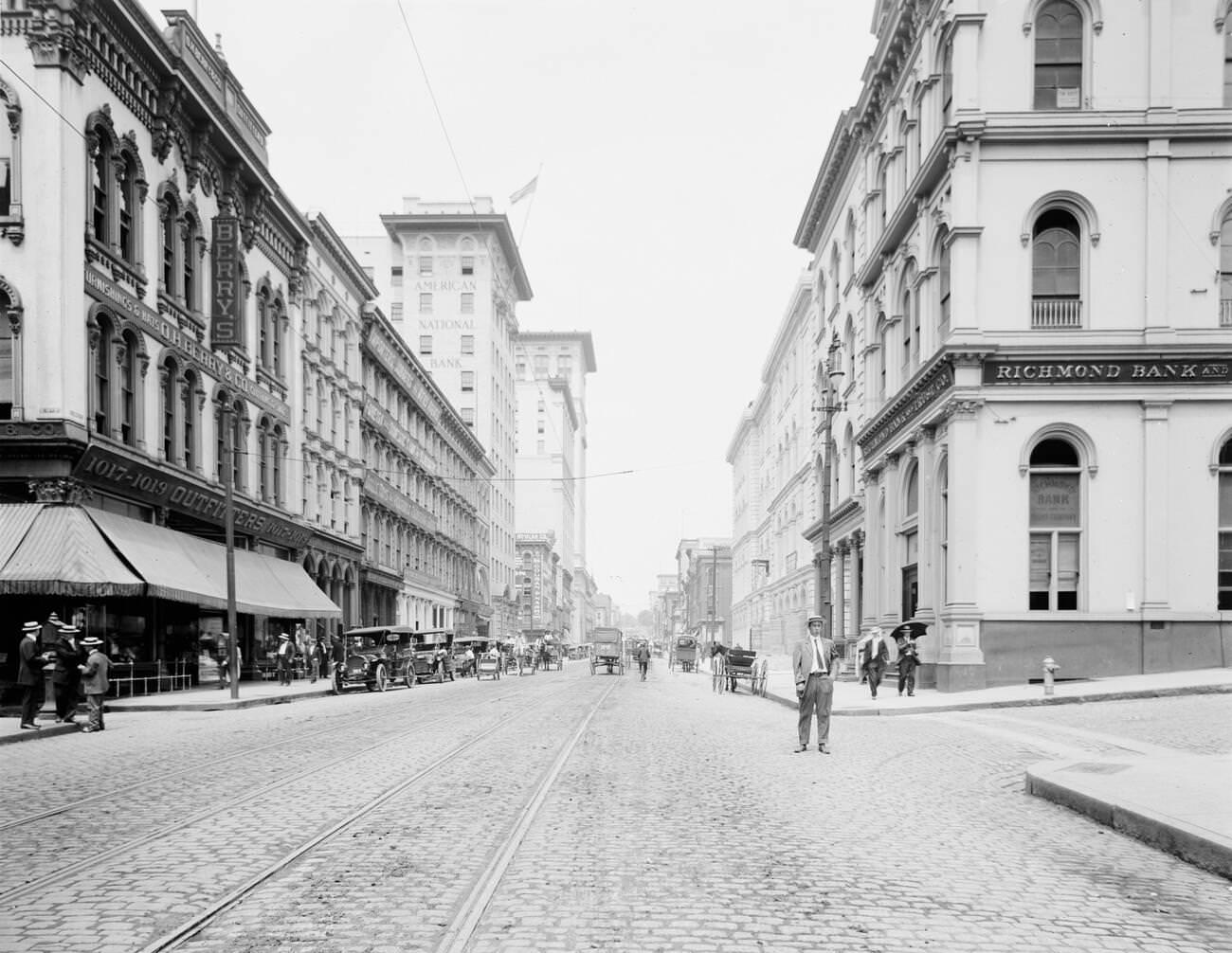 Main Street, west from 12th, Richmond, 1920s