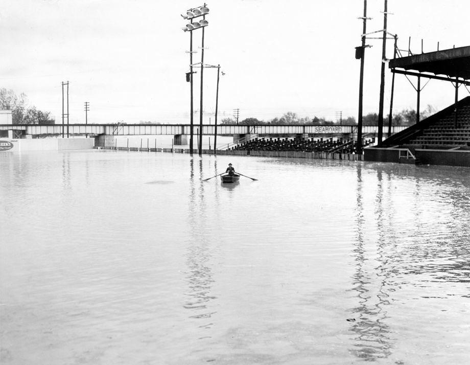 After days of heavy rain across the state, the James River crested at 27 feet in Richmond, with flood damage here estimated at more than $100,000, 1937. Tate Field on Mayo Island was more like a lake – an example of the recurrent flooding that in part prompted team owner Eddie Mooers to build a new baseball stadium for his Richmond Colts several