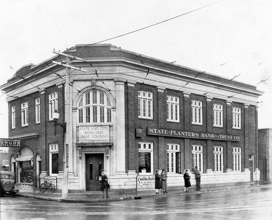 The State-Planter’s Bank and Trust Co. building at the corner of North Avenue and Brookland Park Boulevard in Richmond, 1930.