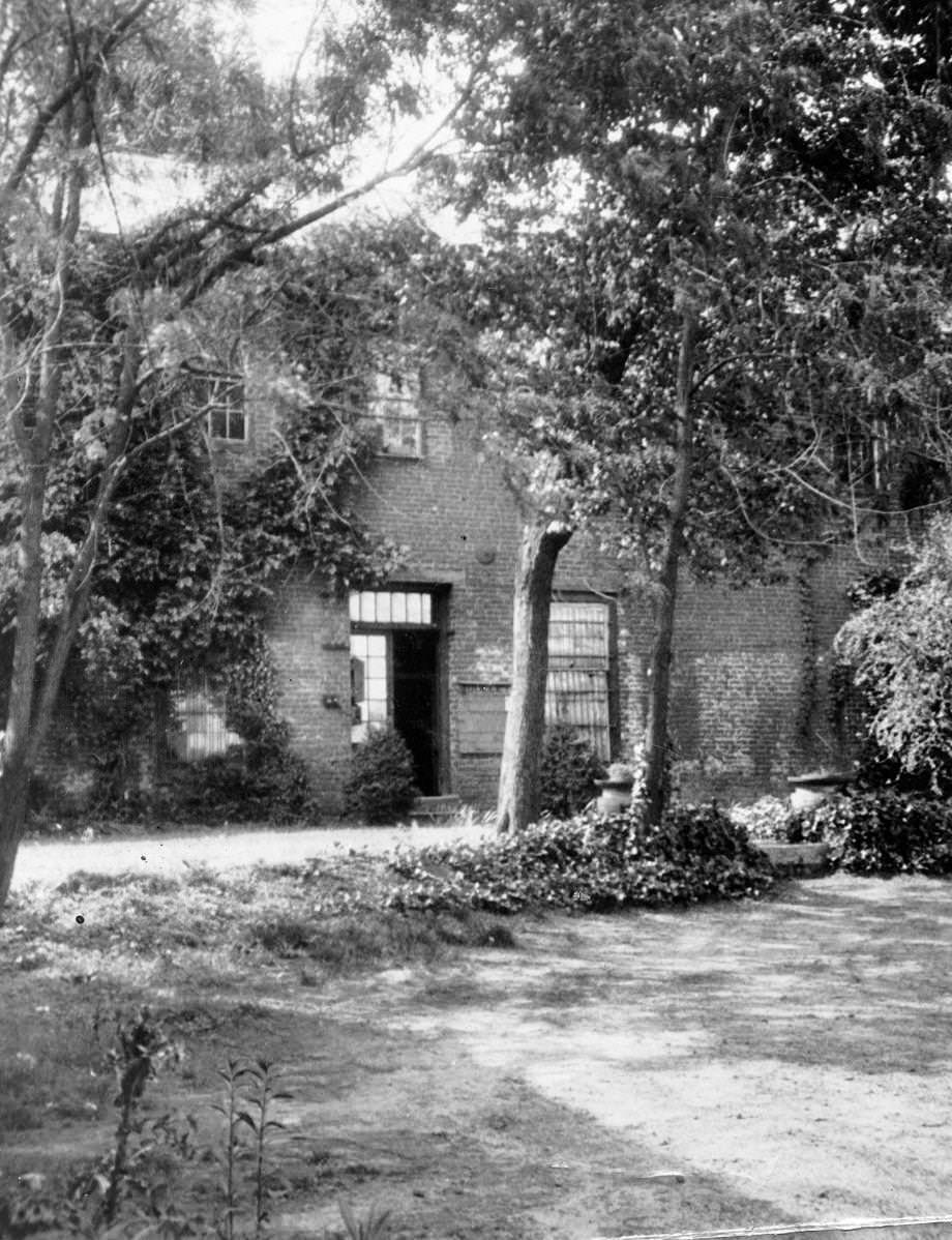 The entrance to the old brick building on Belle Isle in Richmond, which once served as headquarters for the officers in charge of the Belle Isle prison camp during the Civil War, 1935.