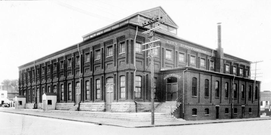 The old City Auditorium at the corner of Cary and Linden streets in Richmond, 1936.