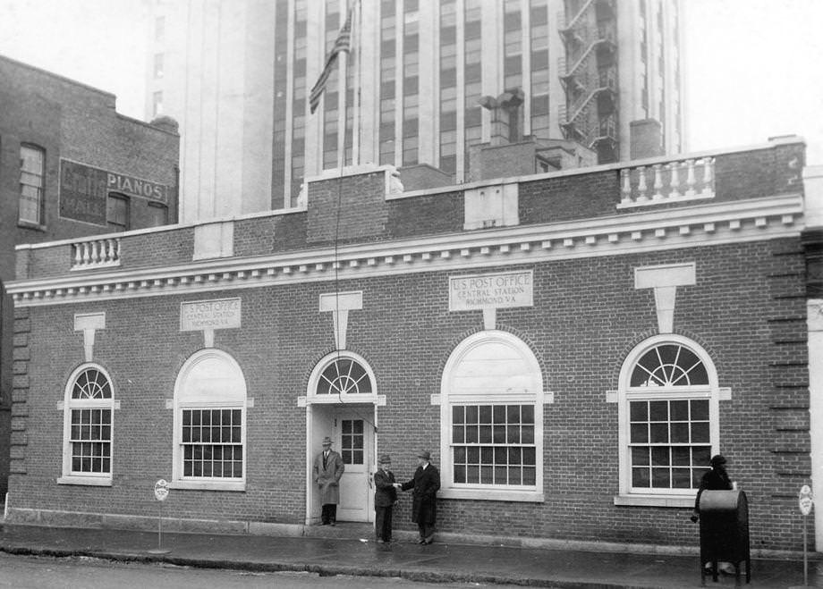The Central Station Post Office on Second Street in downtown Richmond, whose size increased by a third after a remodeling several months earlier, 1946.