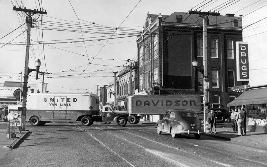 Traffic moved through the intersection of Cowardin Avenue and Hull Street in South Richmond, 1948.