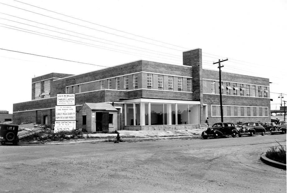 The new Curles Neck Dairy plant at 1600 Roseneath Road in Richmond, 1947.