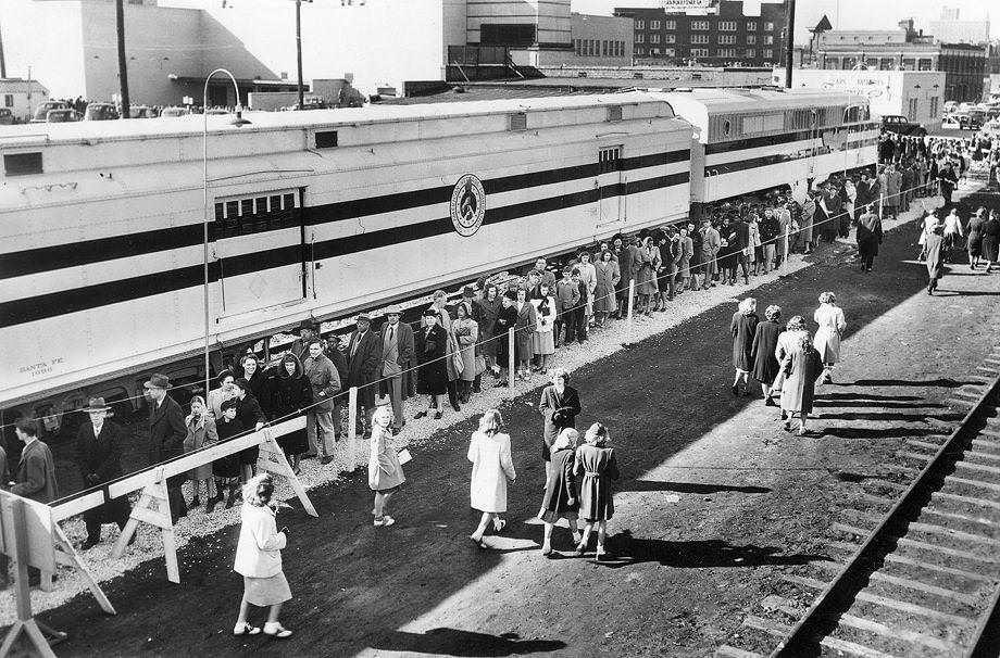 The Freedom Train stopped in Richmond at Allen Avenue and West Broad Street, 1947.