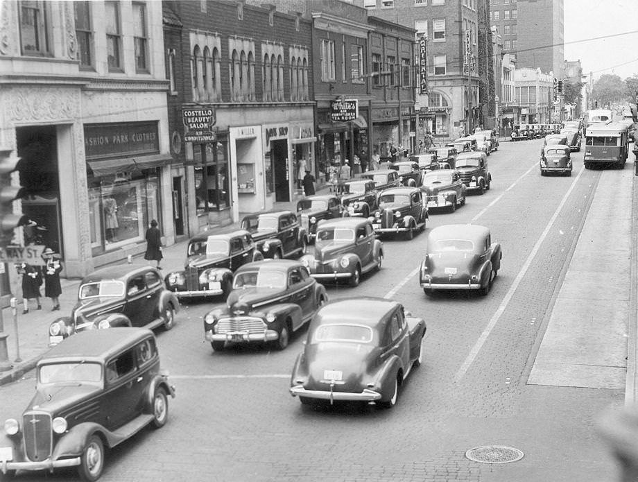 Sixth and Grace Streets looking west at 5:30pm, 1940s