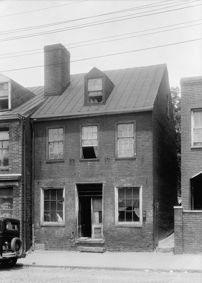 2416 East Main Street (House), Richmond, 1940s