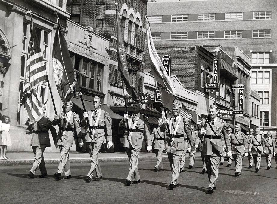 3,000 Shriners staged a parade downtown as part of the 60th anniversary celebration for Richmond’s ACCA Temple, 1946.