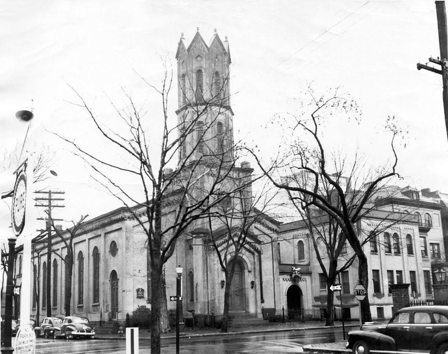 The building, at Madison and Grace streets in Richmond, that once sat downtown and housed First Presbyterian Church, 1940s.