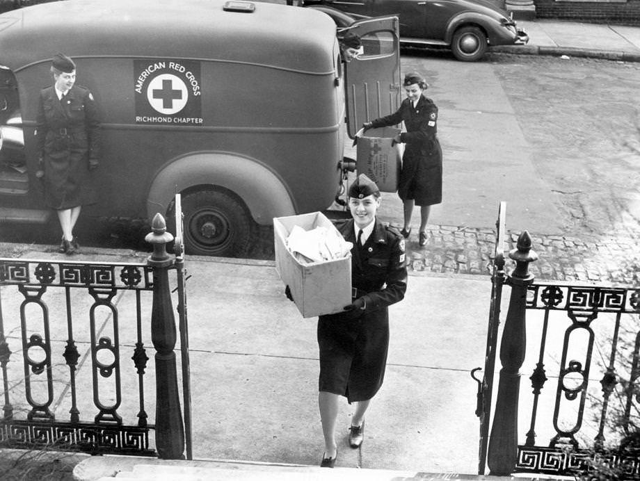 The Richmond chapter of the American Red Cross moved into its new headquarters in the Hancock-Wirt-Caskie House at Fifth and Main streets downtown, 1942.