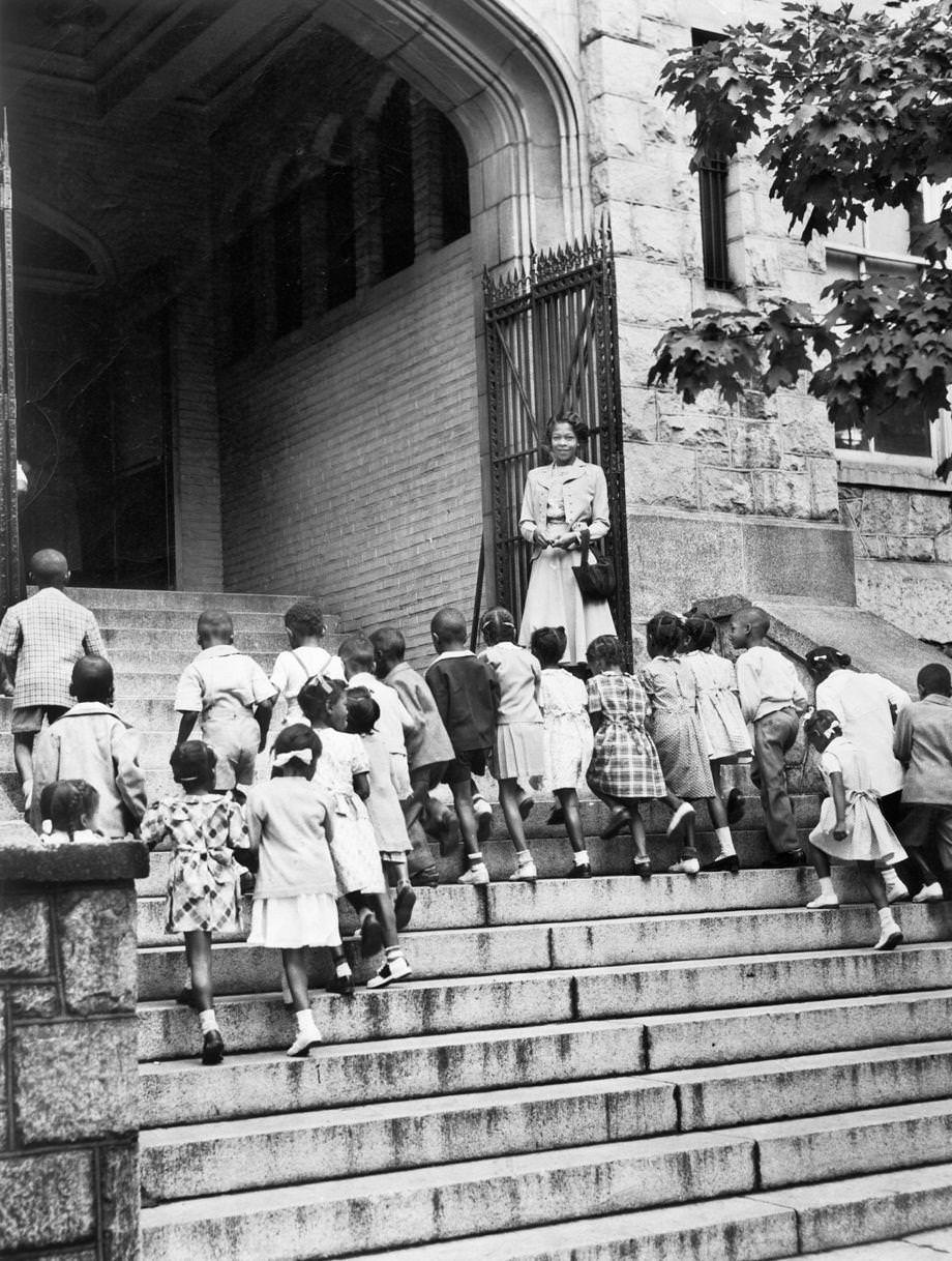 The first pupils entered the Bowler School, 1948.