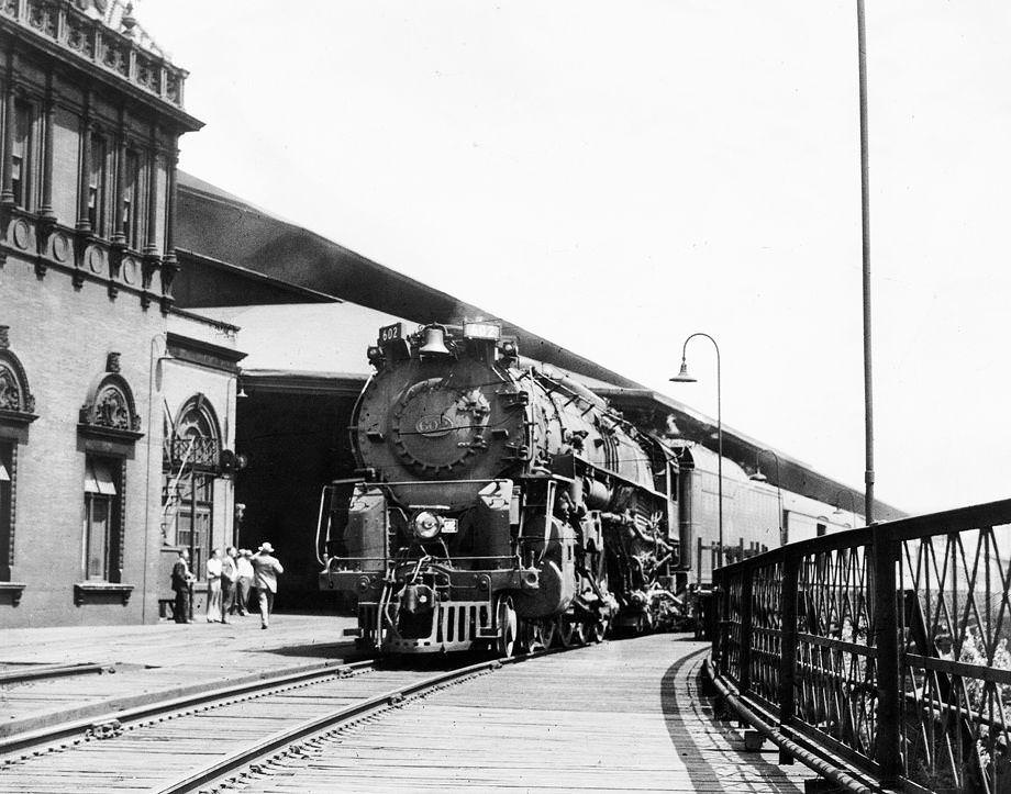 A train pulled into Main Street Station in Richmond, 1946.