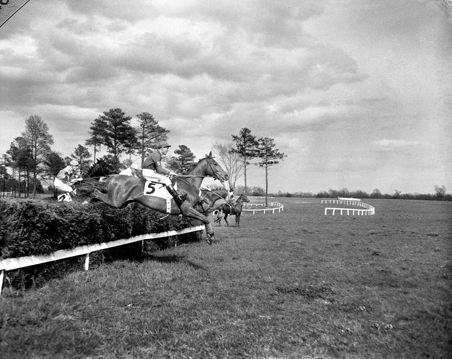 The Deep Run races were held at the Atlantic Rural Exposition fairgrounds, now known as the Richmond Raceway Complex, 1951.