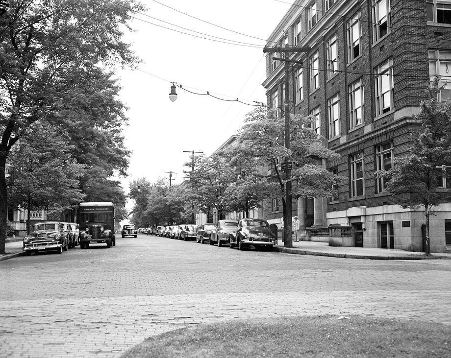 McGuire Hall at 12th and Clay streets in downtown Richmond, 1950.