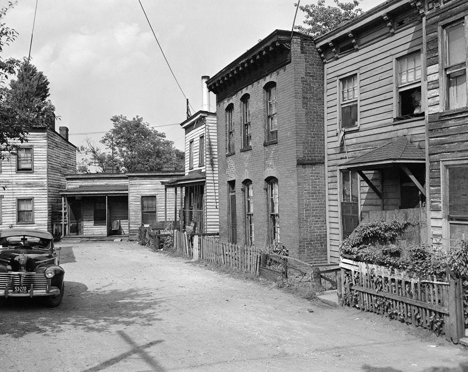 The area at the intersection of Axtell and Jesse streets in downtown Richmond, 1950.