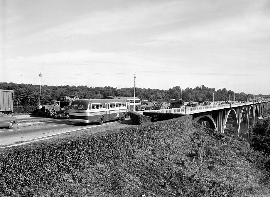 A 10-car accident on the Lee Bridge snarled traffic both ways during rush hour, 1950. There was only one minor injury, and none of the vehicles sustained serious damage.