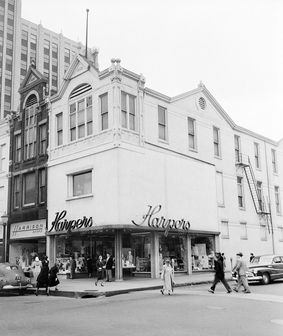 The Harper’s Department Store at 201 E. Broad St. The store opened in 1933 as The Linen Mart, 1950.
