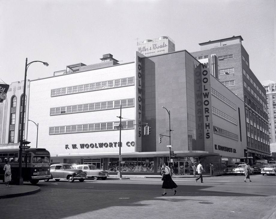 The Woolworth’s at Fifth and Broad streets in downtown Richmond, 1957.