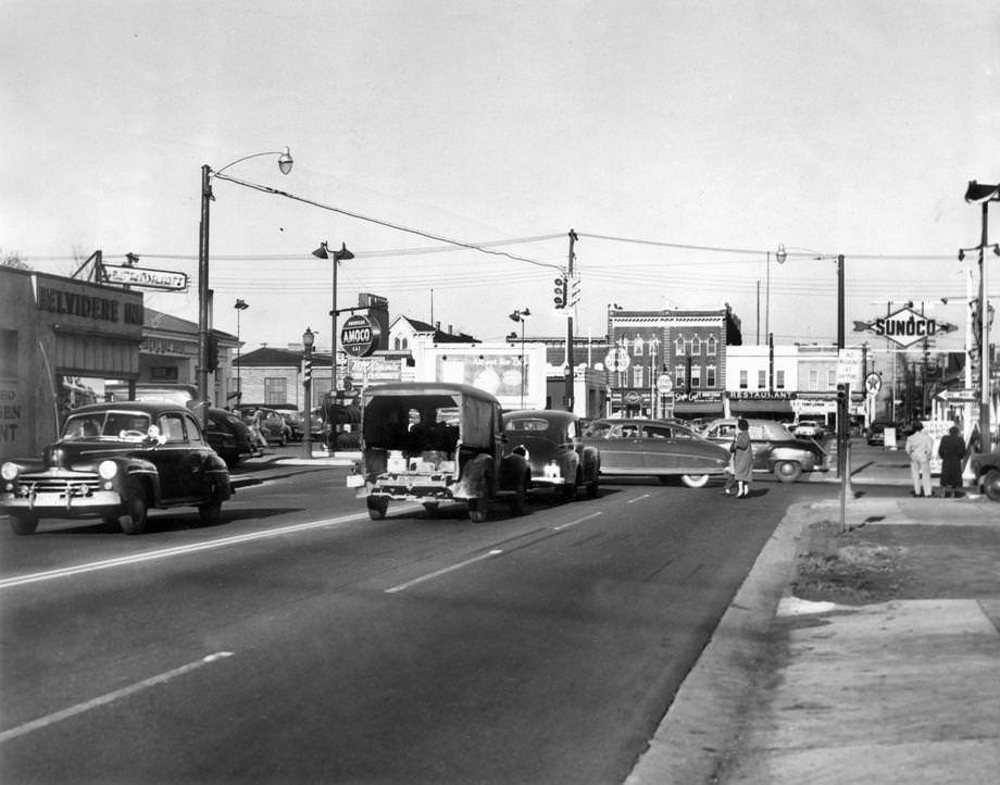 Traffic moved through the intersection of Grace and Belvidere streets in Richmond, 1958.