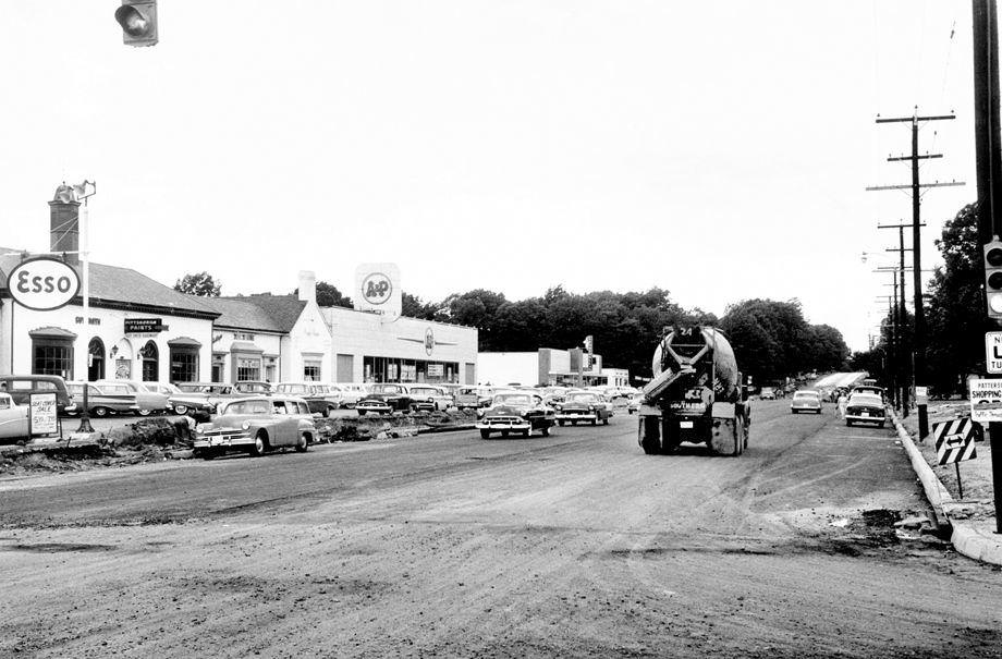 Construction along Patterson Avenue between Libbie and Maple avenues in Richmond, 1959.