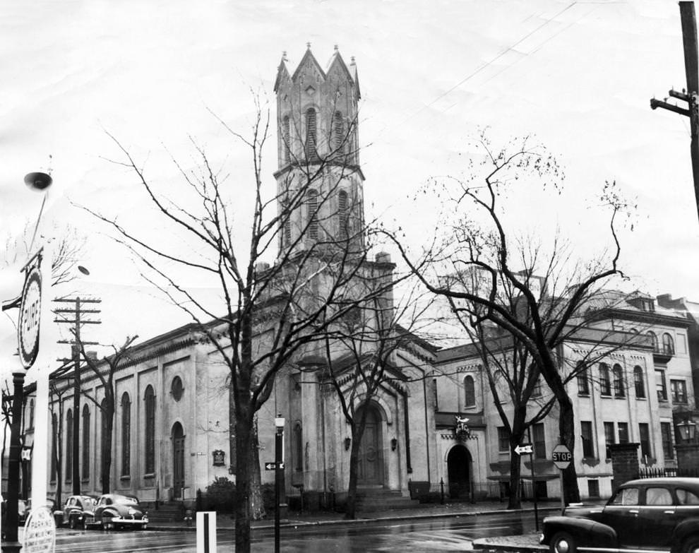 The building, at Madison and Grace streets in Richmond, that once sat downtown and housed First Presbyterian Church, 1955.