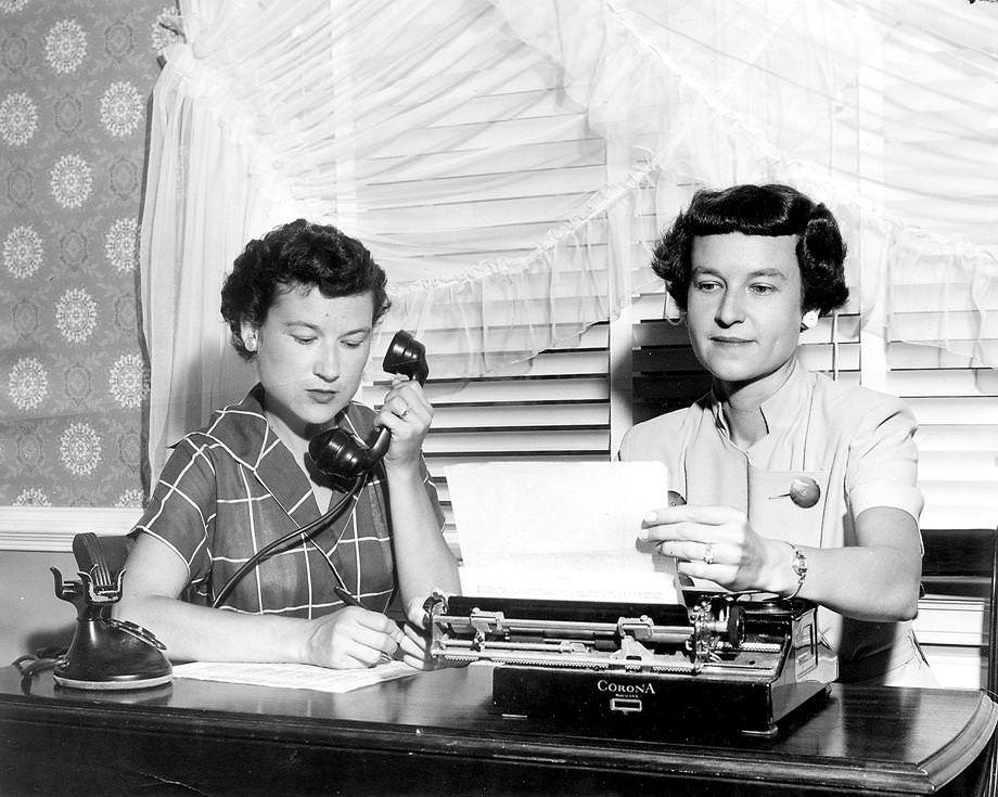 Members of the Monacan Junior Woman’s Club sought volunteers for the upcoming blood drive at Tuckahoe Elementary School in Henrico County, 1953.